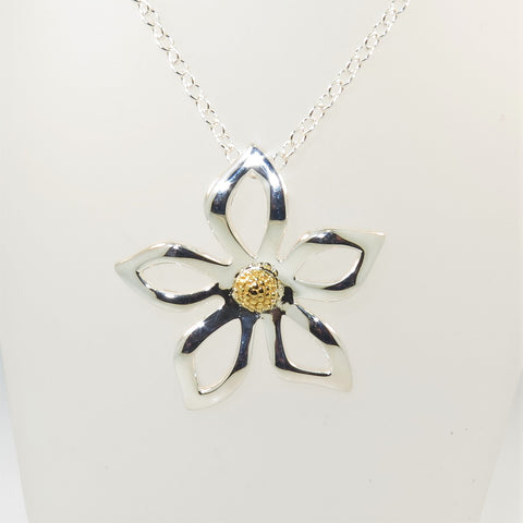 Sterling Silver Flower Pendant & Chain