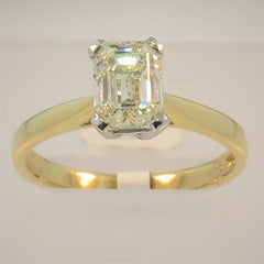 18ct Gold Trap Cut Diamond Solitaire Ring