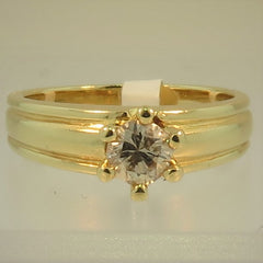 18ct Gold Solitaire Diamond Ring