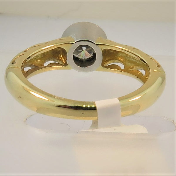 18ct Gold Moissanite Ring